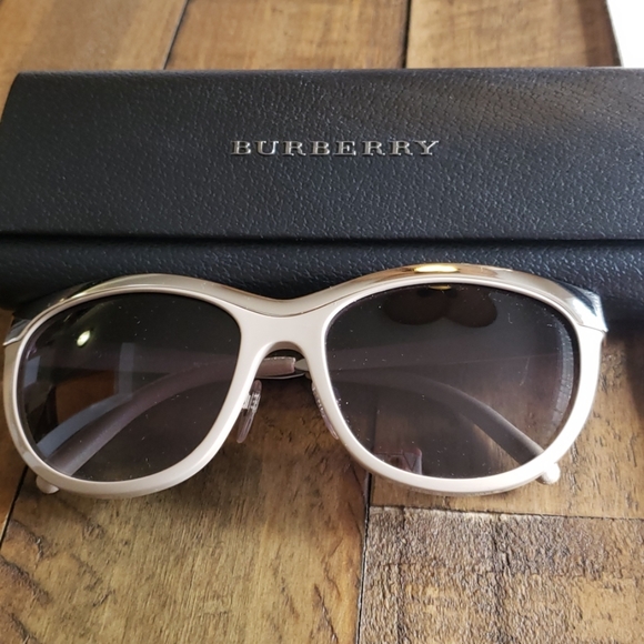 Sunglasses - Picture 1 of 3